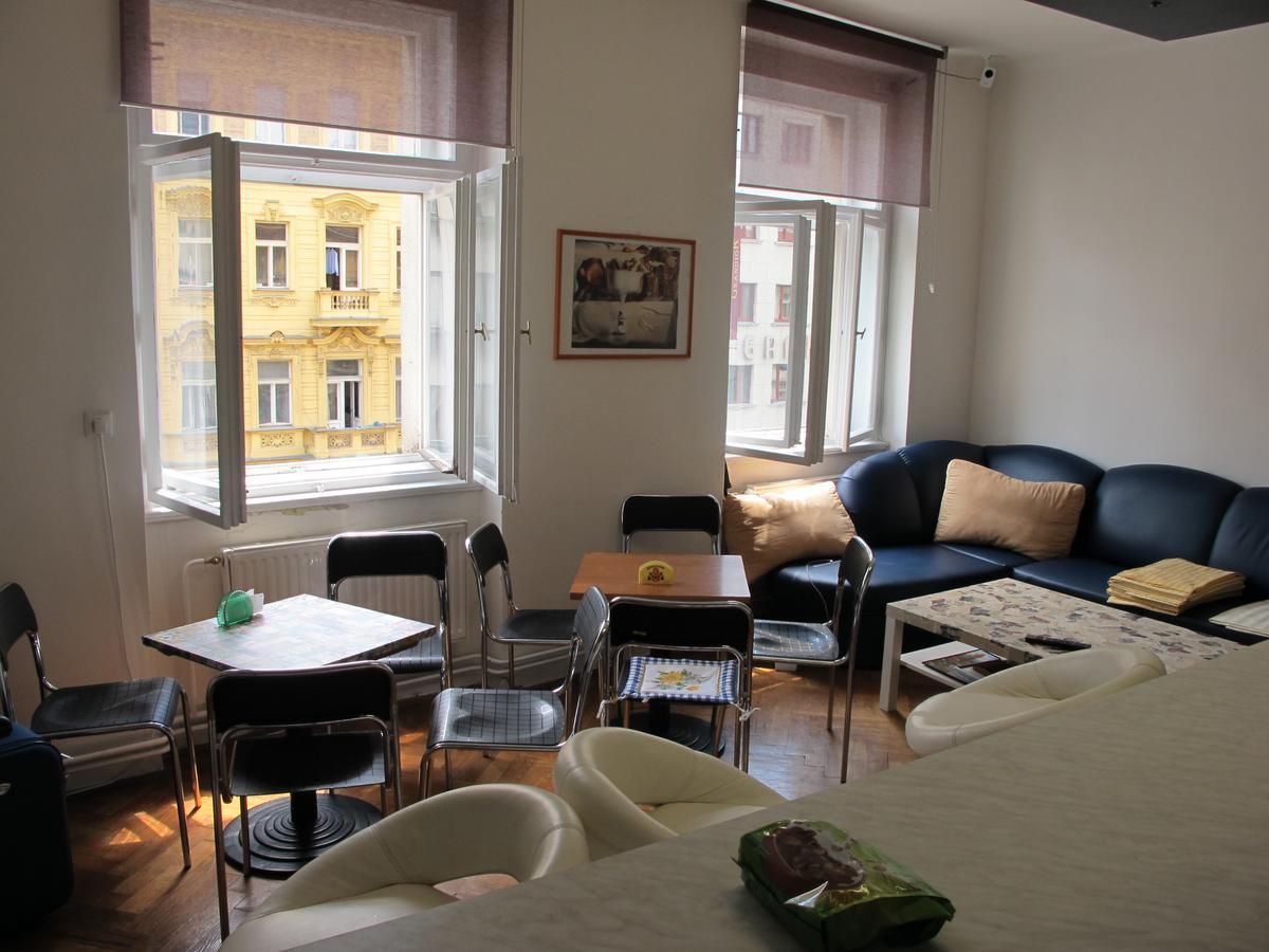 All Seasons Hostel Praga Exterior foto