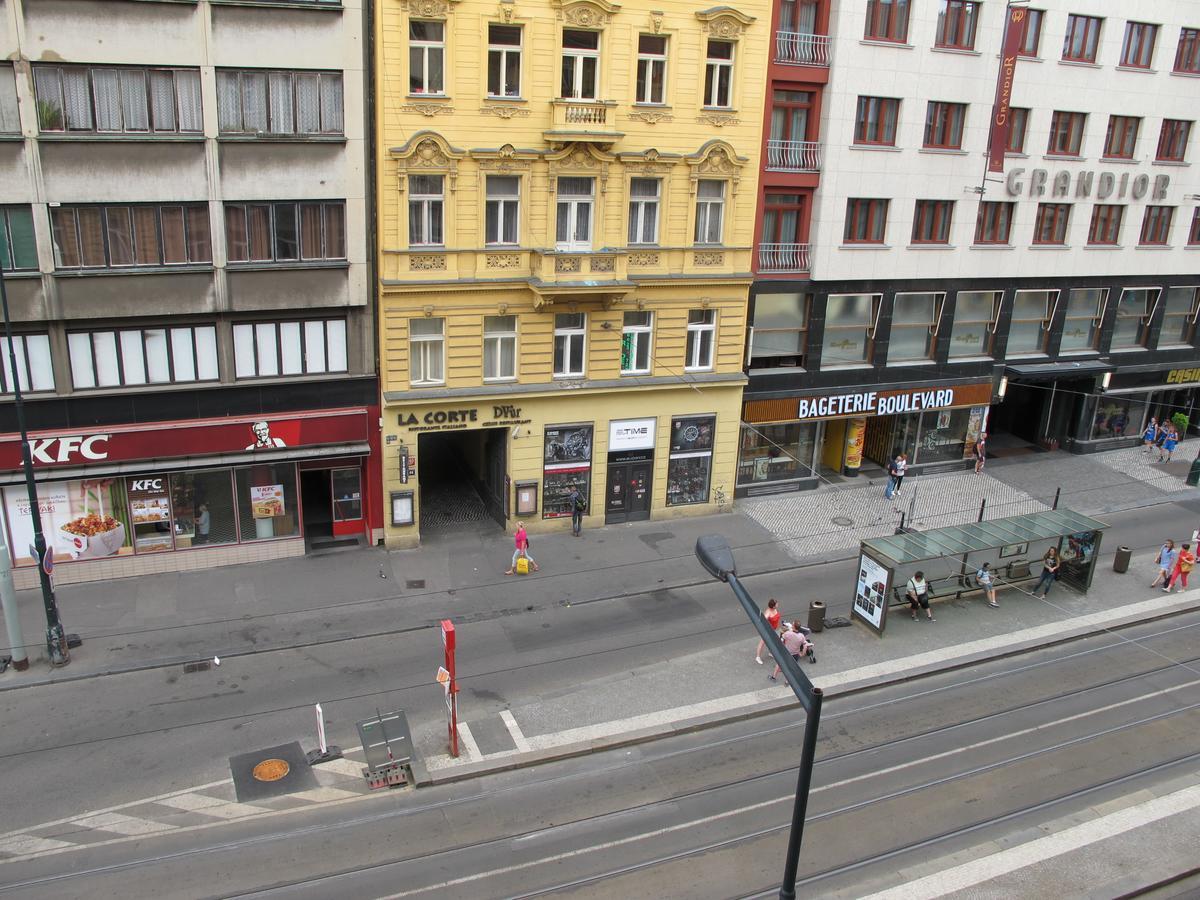 All Seasons Hostel Praga Exterior foto