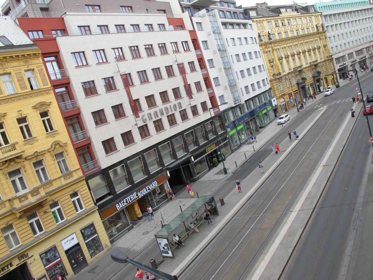 All Seasons Hostel Praga Exterior foto